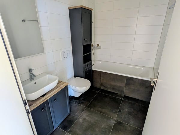Moderne 2.5-Zimmer-Wohnung mit Stadtblick im 6. Stock in Biel 8