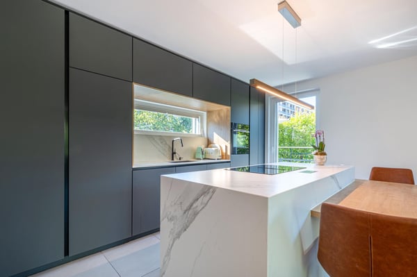Lumineux attique contemporain avec grande terrasse 2