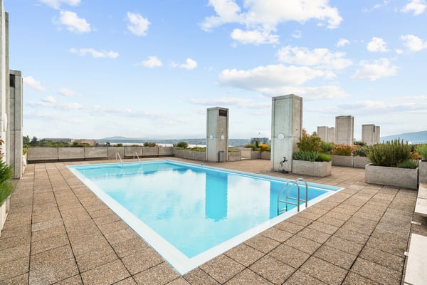 Unique penthouse with rooftop and swimming pool and amazing view on the lake and the Jet d’Eau 8