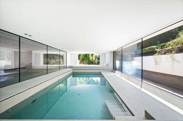 Magnifique et spacieuse propriété rénovée du XVIIIᵉ siècle, parcelle de 3 136 m², piscine intérieure 2