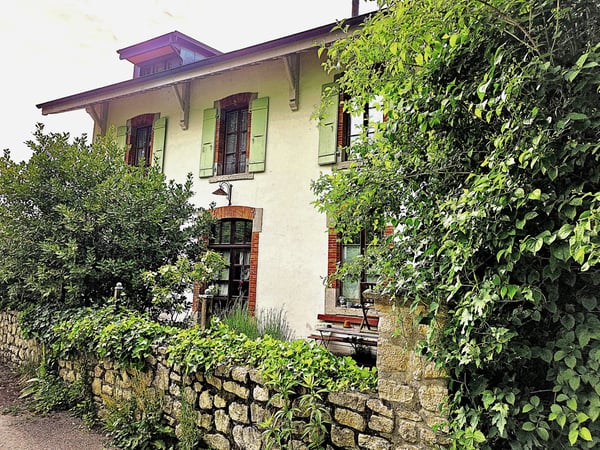 Cheyres : charmante maison dans l'ancienne gare avec un très joli jardin 1