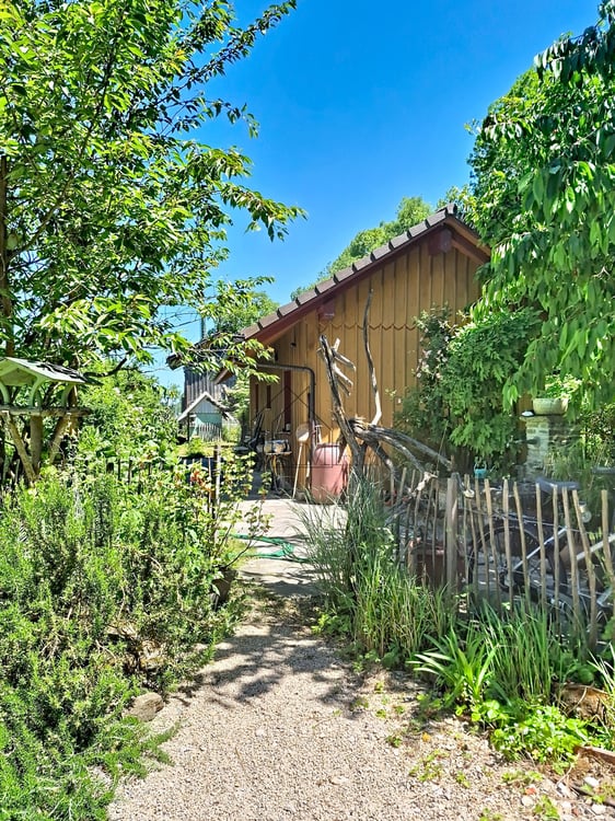 Cheyres : charmante maison dans l'ancienne gare avec un très joli jardin 9