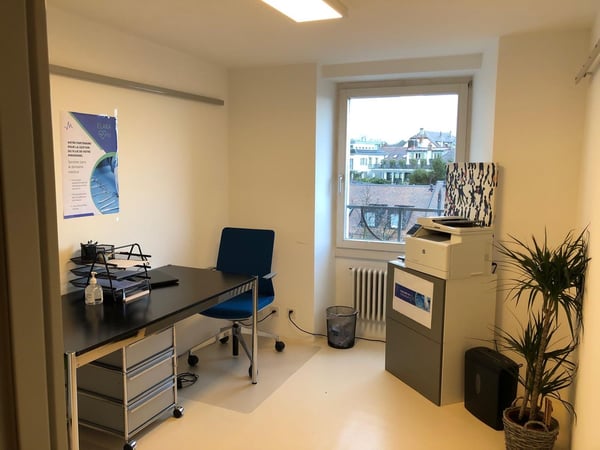 Bureau moderne, atypique, au coeur de Nyon, vue sur le lac - Place du Château 2