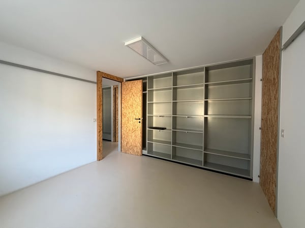 Bureau moderne, atypique, au coeur de Nyon, vue sur le lac - Place du Château 8