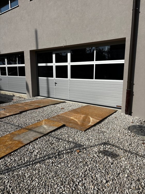 Surface artisanale/dépôt à louer au rez 1