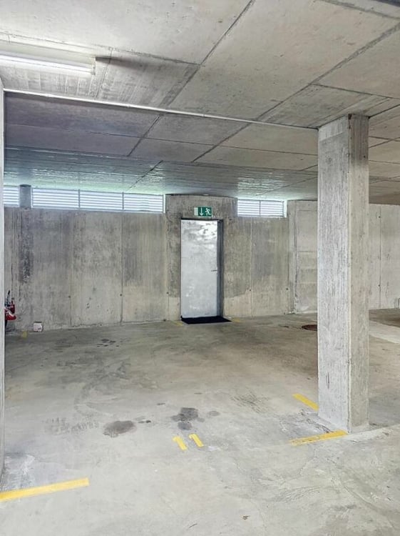 Place souterraine à Montreux 4