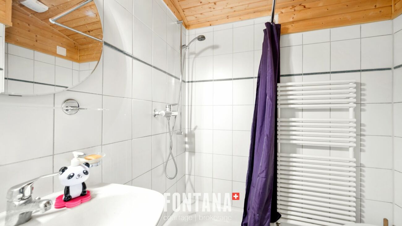 Chalet contigu de 6 pièces avec suite parentale