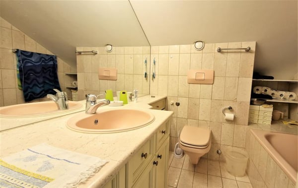 UNIQUE A VILLENEUVE - ATTIQUE PIEDS DANS L'EAU 8