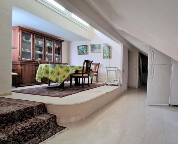 UNIQUE A VILLENEUVE - ATTIQUE PIEDS DANS L'EAU 6