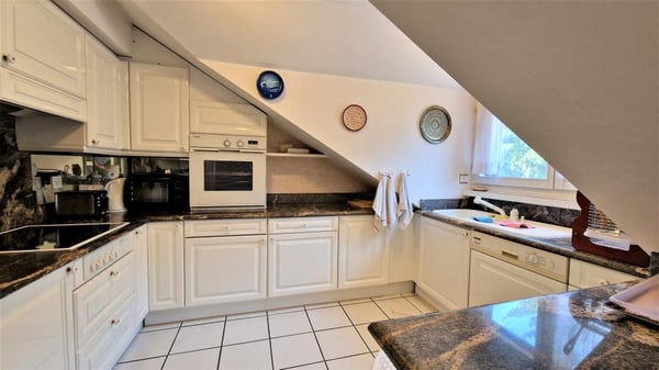 UNIQUE A VILLENEUVE - ATTIQUE PIEDS DANS L'EAU 4