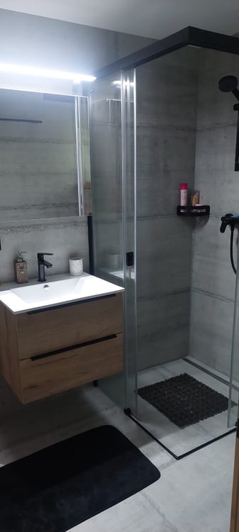 A louer à la saison petit chalet neuf meublé en dessus de Bruson 5