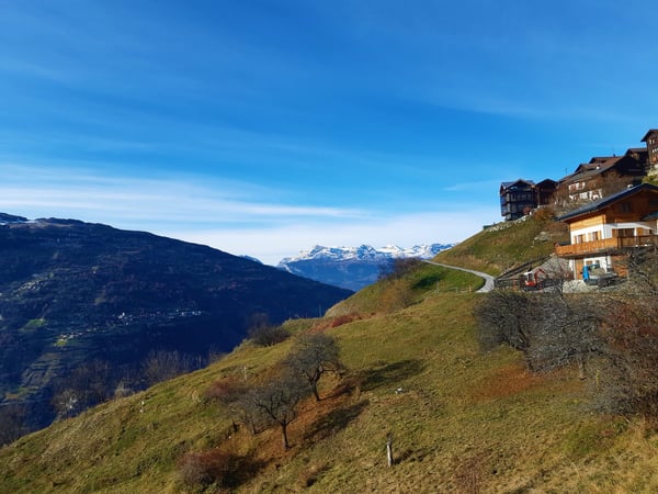 R1: Hochwertige 4.5-Zimmer-Wohnung mit atemberaubender Aussicht, St-Martin, Val d’Hérens 4