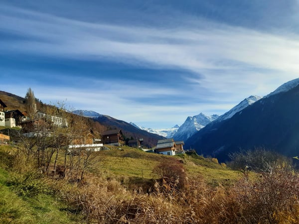 R1: Hochwertige 4.5-Zimmer-Wohnung mit atemberaubender Aussicht, St-Martin, Val d’Hérens 2