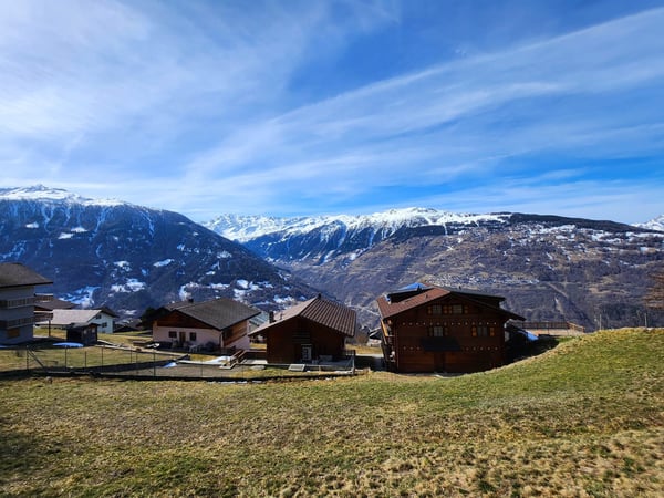 Terrain à bâtir libre de mandat avec vue panoramique à Suen (St-Martin), Val d'Hérens 2
