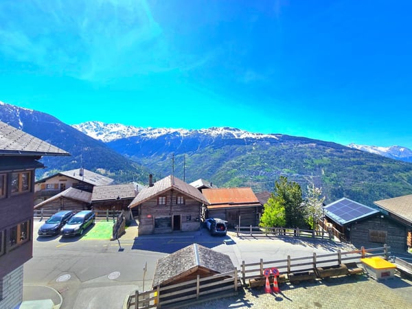 Charmant appartement cosy de 4 pièces avec cheminée à Suen (Saint-Martin), Val d'Hérens 3