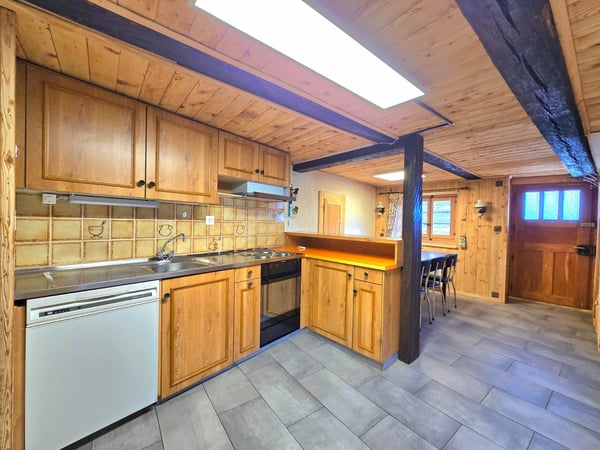 Charmant appartement cosy de 4 pièces avec cheminée à Suen (Saint-Martin), Val d'Hérens 6
