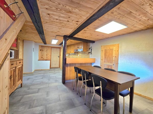 Charmant appartement cosy de 4 pièces avec cheminée à Suen (Saint-Martin), Val d'Hérens 8