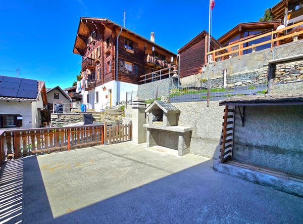 Charmant appartement avec terrasse, vue panoramique et garage  à St-Martin, Val d'Hérens 3