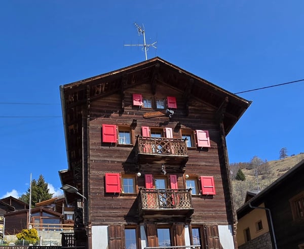 Charmant appartement avec terrasse, vue panoramique et garage  à St-Martin, Val d'Hérens 4