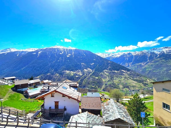 Charmant appartement avec terrasse, vue panoramique et garage  à St-Martin, Val d'Hérens 2