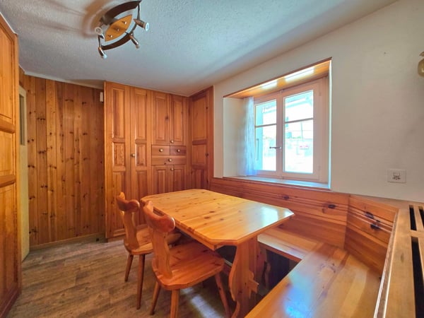 Appartements à rénover et réunir en duplex dans une authentique maison villageoise, Val d’Hérens 6