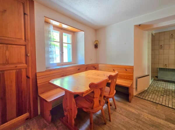 Appartements à rénover et réunir en duplex dans une authentique maison villageoise, Val d’Hérens 7