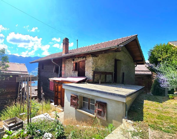 Maison villageoise authentique de 2 appartements à rénover à St-Martin (Val d’Hérens) 2