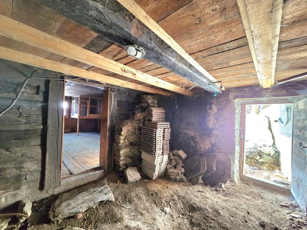 Maison villageoise authentique de 2 appartements à rénover à St-Martin (Val d’Hérens) 18