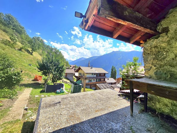 Maison villageoise authentique de 2 appartements à rénover à St-Martin (Val d’Hérens) 1