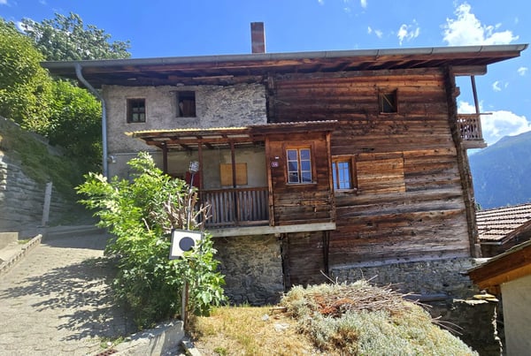 Maison villageoise authentique de 2 appartements à rénover à St-Martin (Val d’Hérens) 3