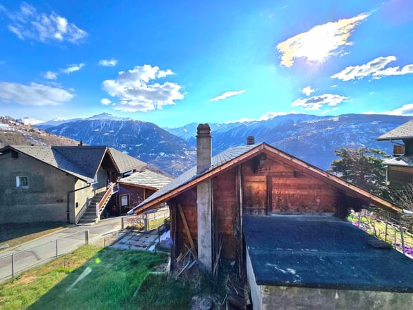 Splendide grange rénovée à Mase avec terrasses, vue et place de parc (Val d'Hérens) 8