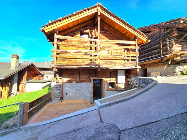 Splendide grange rénovée à Mase avec terrasses, vue et place de parc (Val d'Hérens) 22