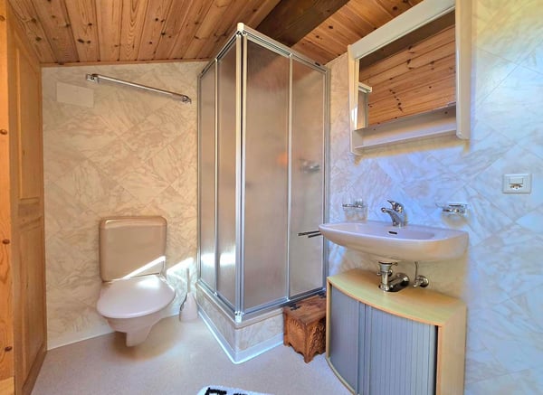 Magnifique chalet familial de 2 appartements. Annexes, extérieur, soleil et vue, Val d’Hérens 16