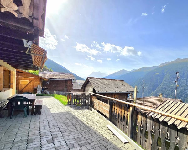 Magnifique chalet familial de 2 appartements. Annexes, extérieur, soleil et vue, Val d’Hérens 39