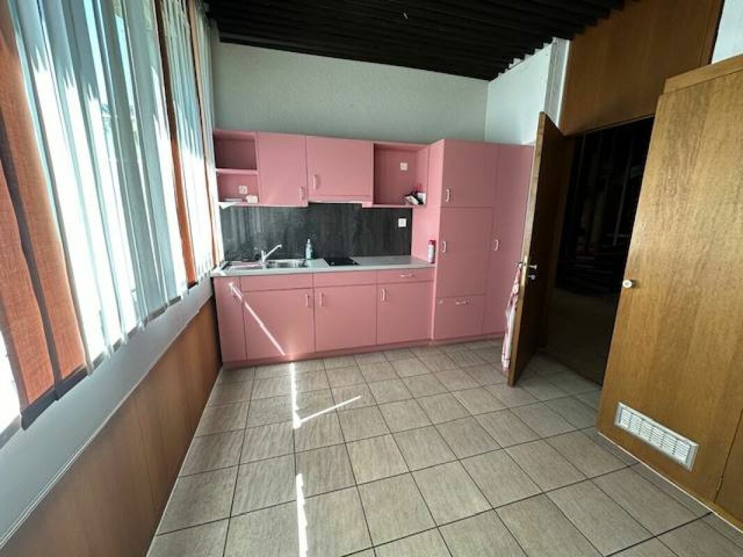 Peseux - Grand espace pour bureaux, cabinet de santé, commerce