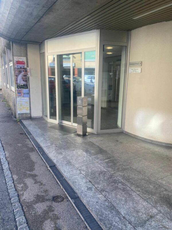 Peseux - Grand espace pour bureaux, cabinet de santé, commerce