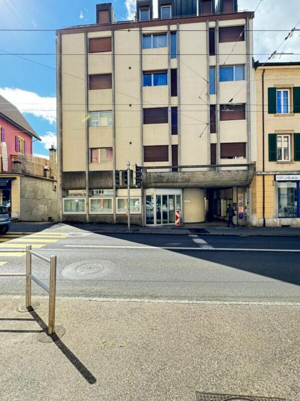 Peseux - Grand espace pour bureaux, cabinet de santé, commerce