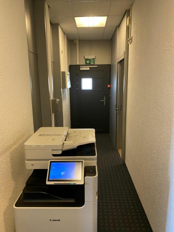 Peseux - Grand espace pour bureaux, cabinet de santé, commerce
