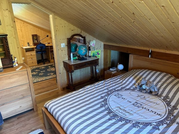 Chalet chaleureux de 3 pièces à St-Cergue avec vue et cachet montagnard 9
