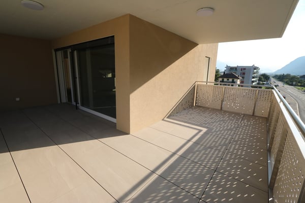 Appartement neuf de 3.5 pièces avec balcon et vue sur les montagnes à Saxon 3