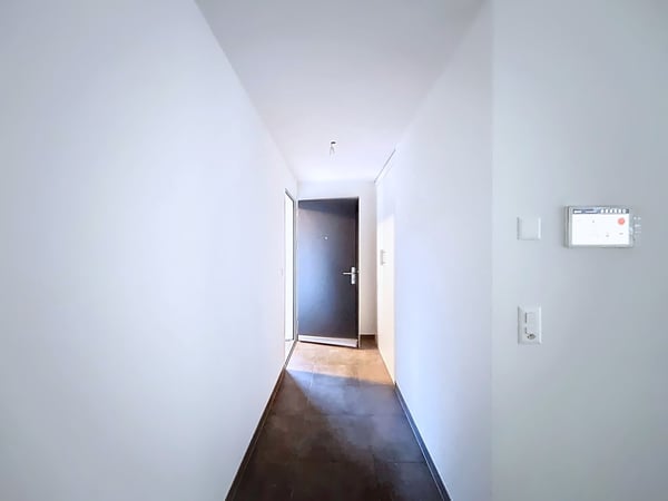 Appartement moderne de 3.5 pièces avec balcon à Saxon 8