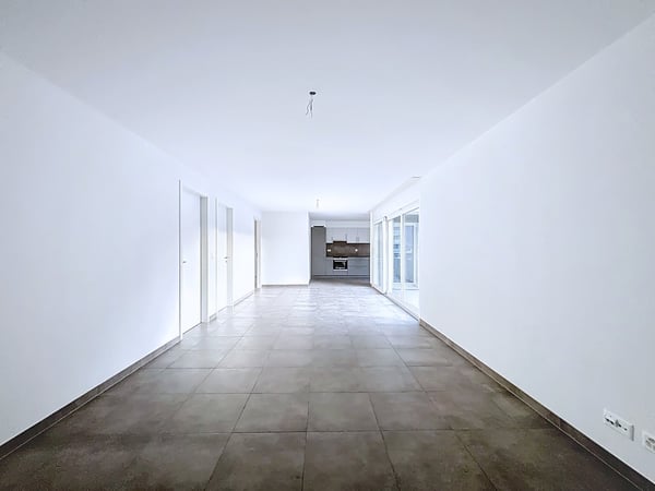 Appartement moderne de 3.5 pièces avec balcon à Saxon 7