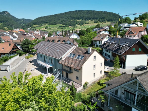 Charmantes Reiheneinfamilienhaus in Küttigen – Historischer Charme trifft moderne Renovation 2