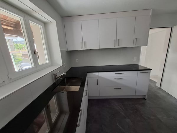 Charmantes Reiheneinfamilienhaus in Küttigen – Historischer Charme trifft moderne Renovation 11