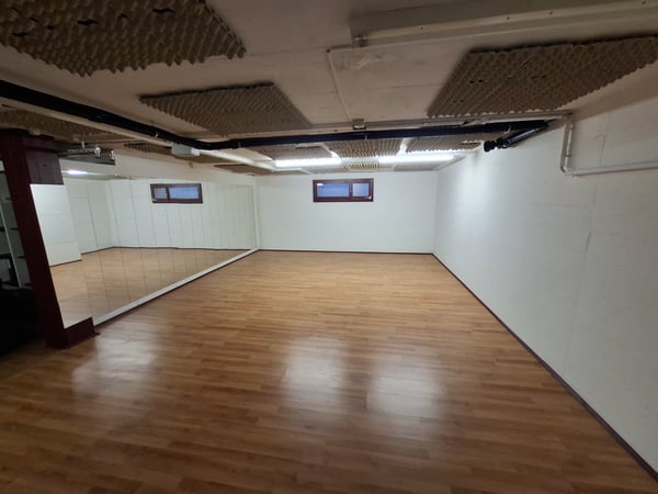 Gewerbelokal., Büro, Ladengeschäft, Praxis, an zentraler Lage in Oberentfelden 6