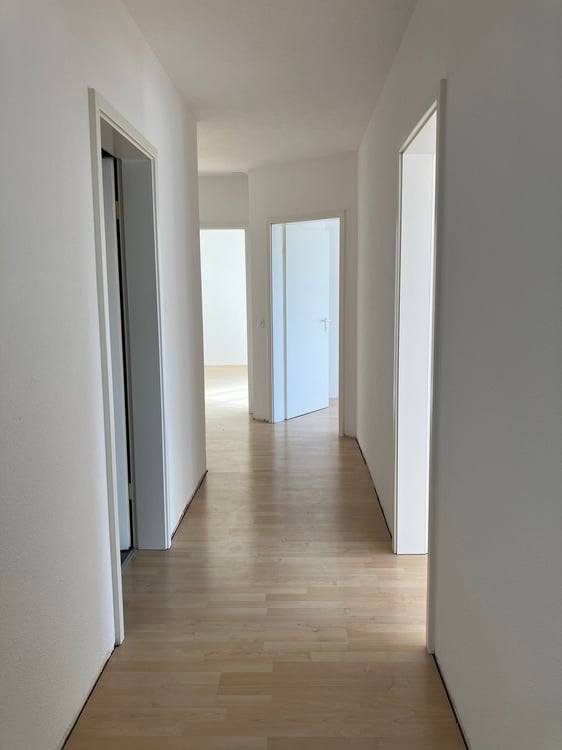Wir heissen Sie herzlich willkommen-Terrassenwohnung mit unverbaubarer Weitsicht inkl. Doppelgarage 18