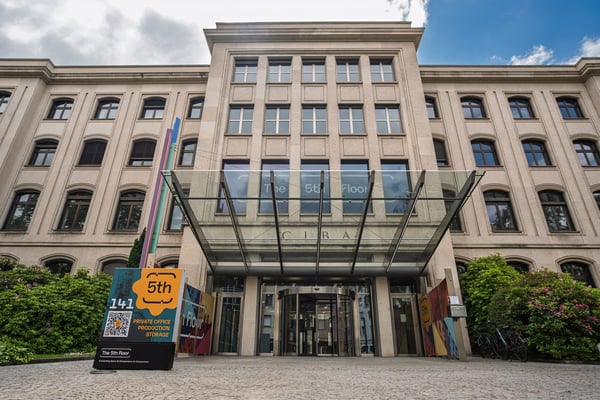 PRIVATE OFFICES von 10 m2 bis 2'000 m2 ab CHF 450 pro Monat OHNE DEPOT! 4