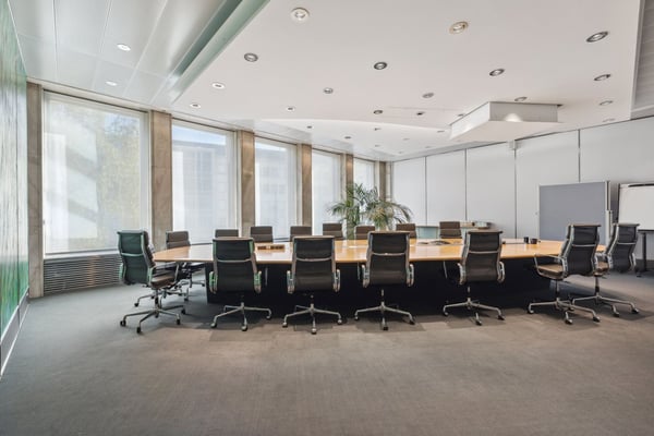 PRIVATE OFFICES von 10 m2 bis 2'000 m2 ab CHF 450 pro Monat OHNE DEPOT! 28