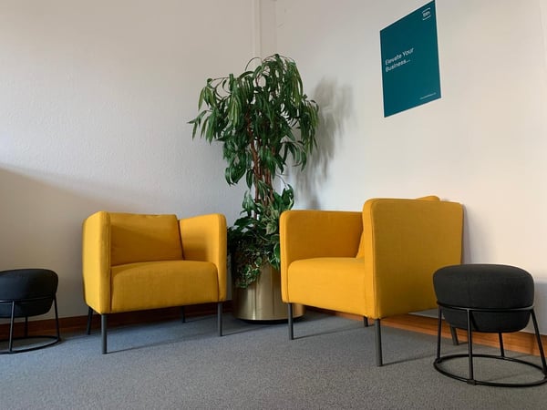 ARBEITSPLATZ MIT ALLEM FÜR CHF 369 - OHNE DEPOT! 9