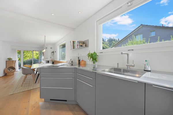 Freistehendes 5.5-Zimmer-Haus mit grosszügigem Garten in Wittenbach 7